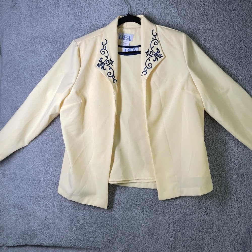 BFA Classics Top and Blazer 16P Yellow Blue Embroidered Flawed